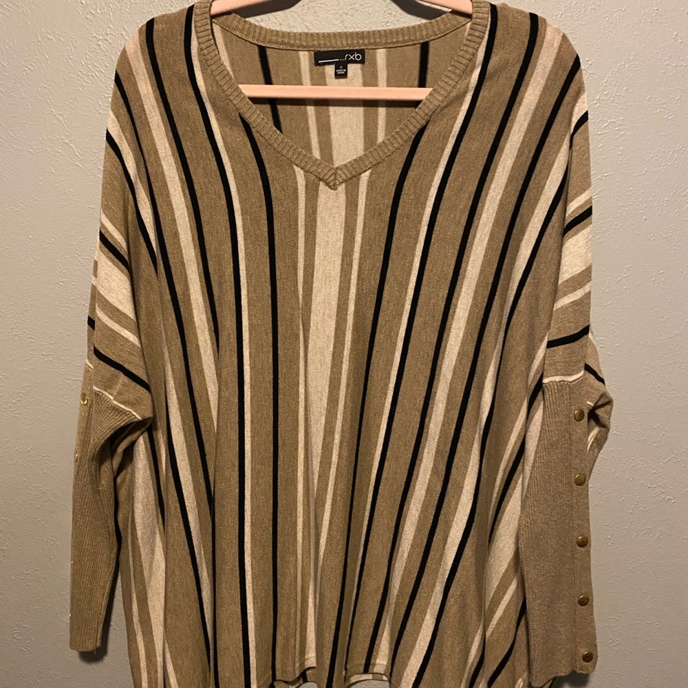 Loose fitting dress shirt